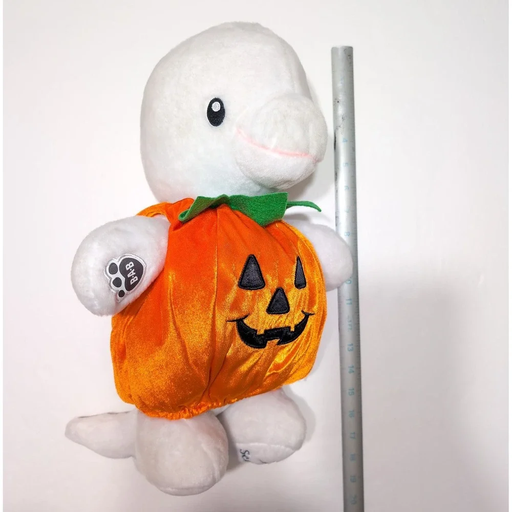 BUILD-A-BEAR Workshop Sea World Beluga Whale Halloween Pumpkin Jack O Lantern